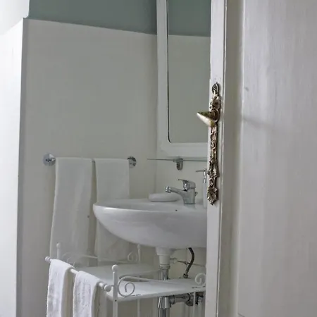 Liberty Two-room In Porta Venezia Mediolan